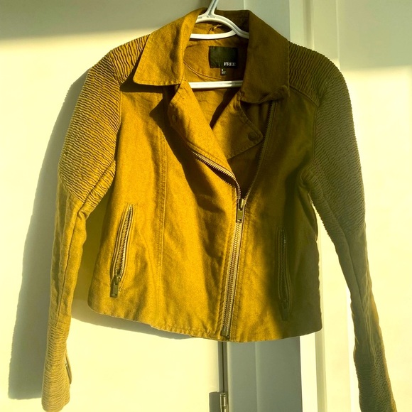 Aritzia FREE jacket - military green women size small - Picture 1 of 2